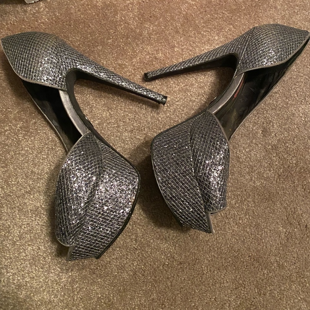 Betsey Johnson silver glitter platform heels sz 10